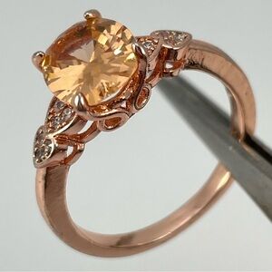 Rose Gold Ring with Oval Citrine & Diamond Accents – Elegant Sparkle